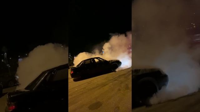 Burnout на ВАЗ 2110. Отжиг резины на парковке Лента Ставрополь смотреть онлайн