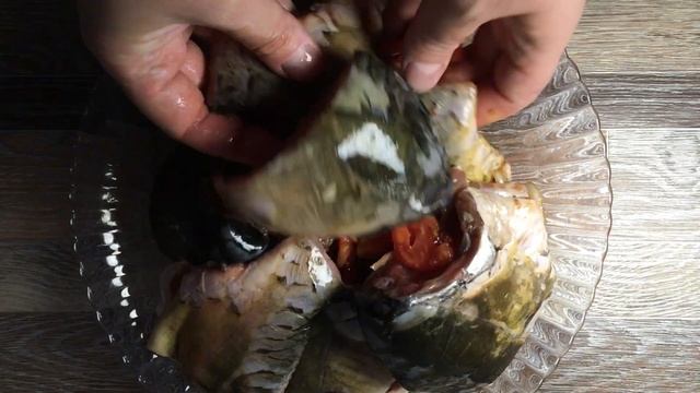 Карп с помидорами и луком в духовке смотреть онлайн