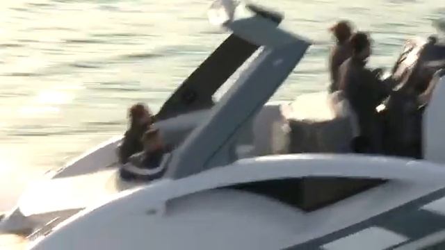 Python C-33 test velocità del gommone raggiunti 50 nodi a mare !! смотреть онлайн