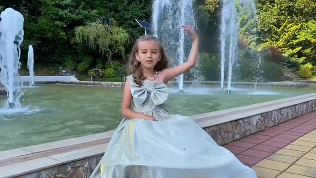 Залакова Анастасия, участница вокального ансамбля «Краски детства» - «Где живет сказка?» смотреть онлайн