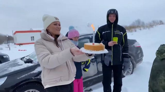 Поздравления с днём рождения Елены и Оксаны смотреть онлайн