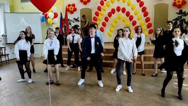 Последний звонок 22 мая 2021 в 517 школе Санкт-Петербурга смотреть онлайн