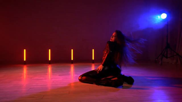 Strip_plastic___Стрип-пластика___Exo_Elza смотреть онлайн