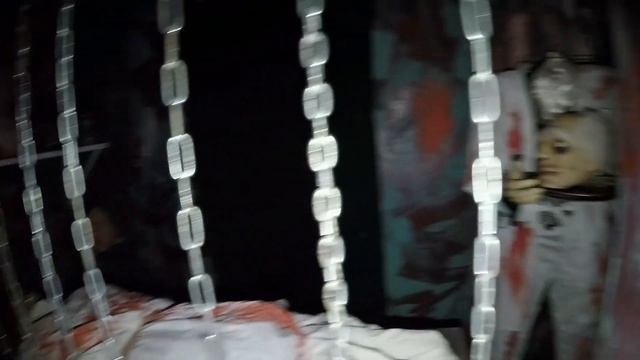 Аттракцион страха! Дети идут в Дом МОНСТРА! Очень испугались! Жуткая комната страха в Одессе смотреть онлайн