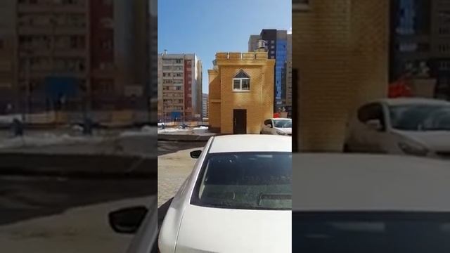 ЖК Ньютон: экскурсия во дворе смотреть онлайн