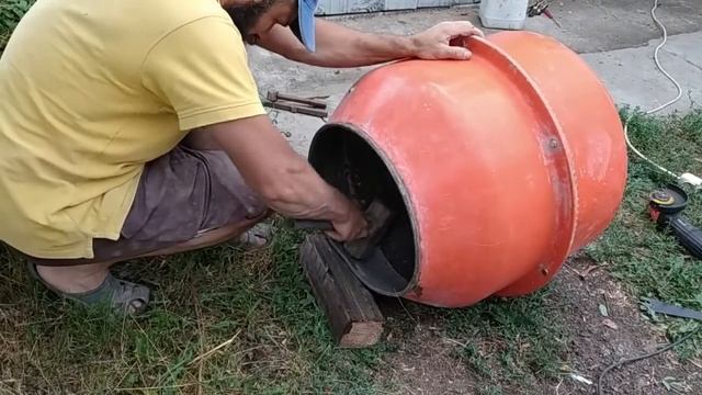 Бетономешалка БМ-140, треснул вал барабана. смотреть онлайн