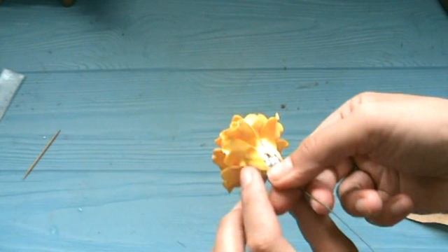 Бархатцы из фоамирана / Foamiran marigolds / DIY / смотреть онлайн