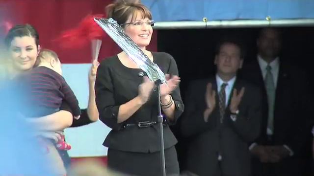 Lee Greenwood sings God Bless the USA at Sara Palin Rally смотреть онлайн