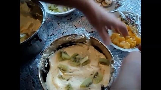 Как приготовить, собрать и покрыть мастикой медовый торт смотреть онлайн