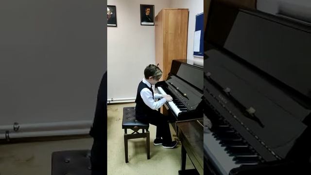 Козачко Михаил. Э.Григ Вальс смотреть онлайн