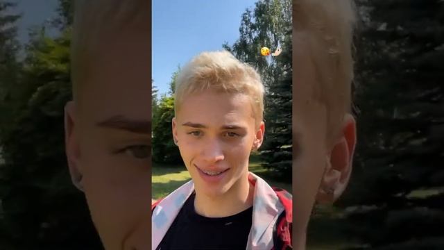 МИЛОХИН ИДЁТ МЕНЯТЬ ПРИЧЕСКУ смотреть онлайн