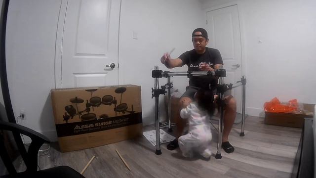 UNBOXING MY DAUGHTER'S ALESIS DRUMS SURGE MESH KIT смотреть онлайн