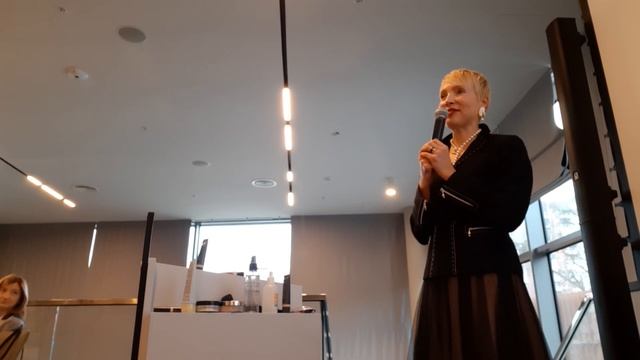 ЧАСТЬ 2. АНТИВОЗРАСТНОЙ МАКИЯЖ С НОВОЙ ТОНАЛЬНОЙ ЗАЩИТОЙ ОТ "МЭРИ КЭЙ". смотреть онлайн