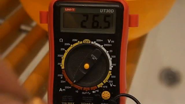 Free Energy Проверка емкости батареек тестером смотреть онлайн