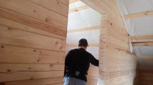 дом из бруса. Очередное выпиливание дверного проёма.