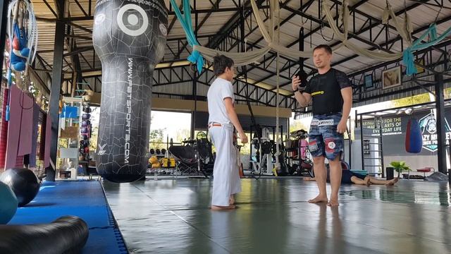 Парная связка на детский бело-салатовый пояс кейшада контратака кабесада (queixada Cabeçada)