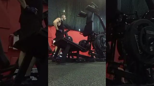 ТРЕНИРОВКА НОГ 1/2 смотреть онлайн