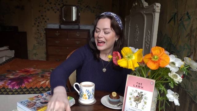 Spring Cozy Cottagecore Books / Baking Muffins & A Bluebell Walk in the English Countryside смотреть онлайн
