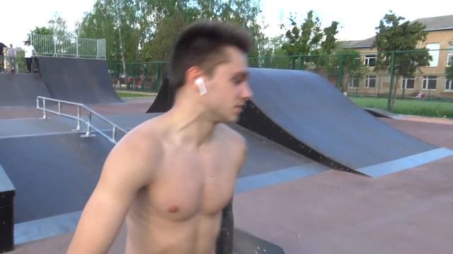 СЕЛЬСКИЙ СКЕЙТ-ПАРК ЗА 1 МИЛЛИОН РУБЛЕЙ! смотреть онлайн