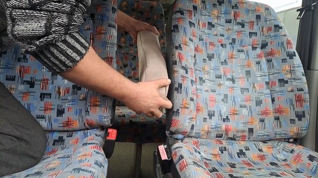 Renault Master - Seat handle removal (Armrest) / Сваляне на дръжката на седалката (подлакътник) смотреть онлайн