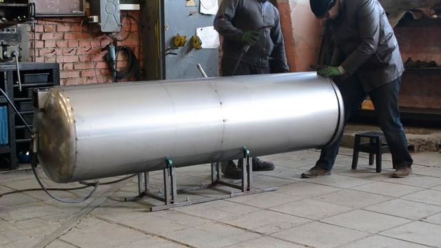 Накопительный бак для воды из нержавеющей стали объемом 600 литров. Виробник ФОП Басанець А. А. смотреть онлайн
