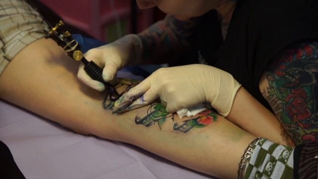 AmputeeOT: Getting an amputee tattoo! смотреть онлайн