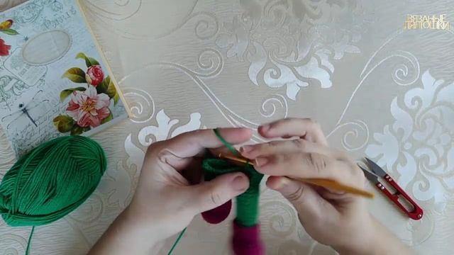 М.К вязаный НОВОГОДНИЙ ОЛЕНЬ/Подарок к Новому году/Часть 2 смотреть онлайн