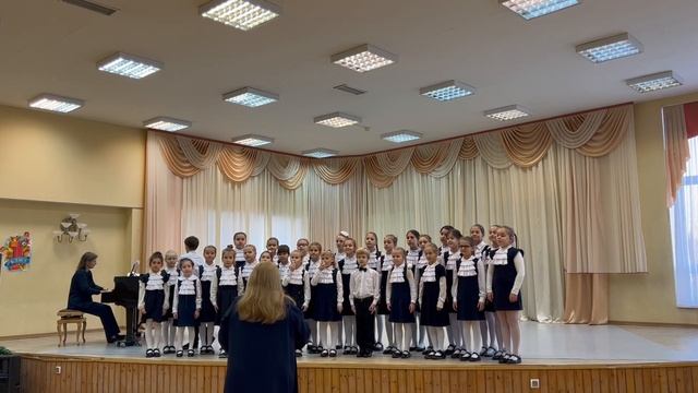 Л. Сибирцева "Музыка всюду звучит" (Младший хор хорового отд. Хормейстер - Оксана Королькова) смотреть онлайн