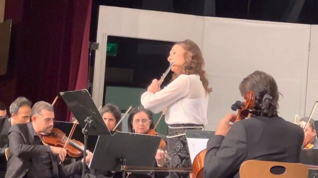 Pergolesi Concert for Flute and chamber orchestra. 3rd mov. смотреть онлайн
