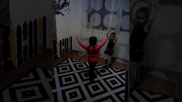 Дети фантазируют на музыку: Сен-Санс "Лебедь". смотреть онлайн