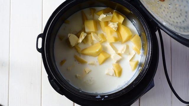 ? Картошка тушеная в молоке (в мультиварке) — видео рецепт смотреть онлайн