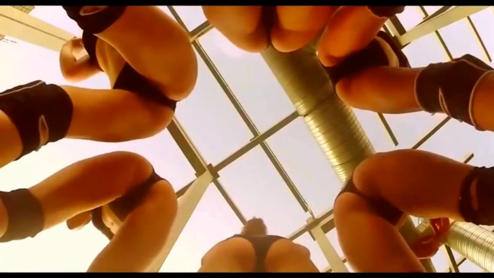 Самый сексуальный танец! Девушки зажигают!