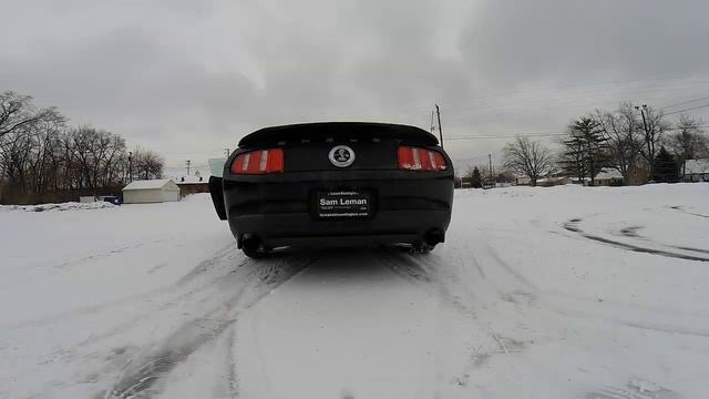 Attempting Donuts in the Snow with my Ford Mustang Shelby GT500 смотреть онлайн