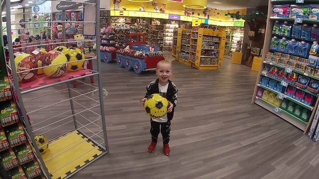 Обзор в магазине игрушек в Англии, цены /in a toy store in England, prices смотреть онлайн