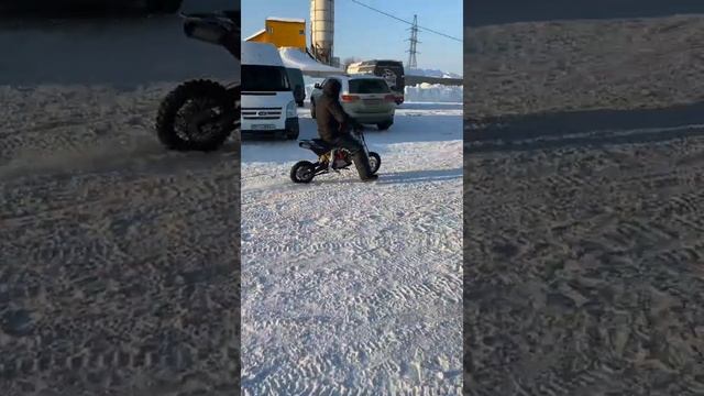 Зимние кайфули на питбайке #эндуро #зима #мотокросс #питбайк смотреть онлайн