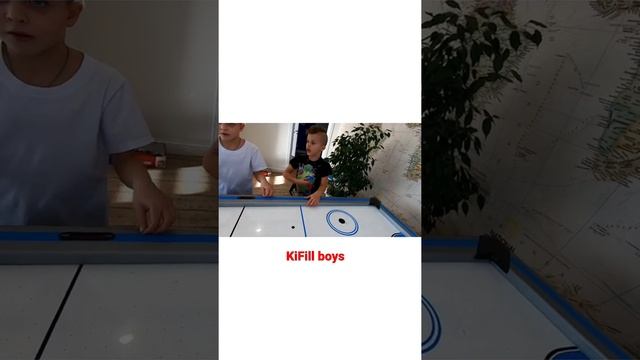 О ЧЁМ РЕЧЬ? Кирилл - Филипп / KiFill boys смотреть онлайн