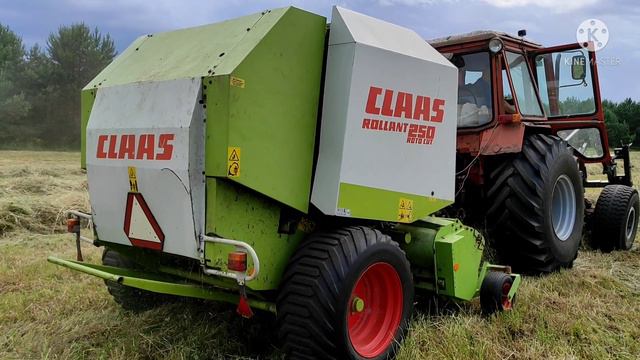 MTZ 82 + CLAAS ROLLANT 250 RC