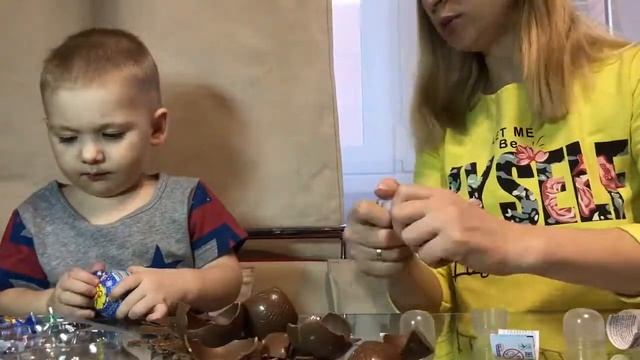 Робокар Поли. Макс открывает девять шоколадных яиц "Chupa Chups". смотреть онлайн