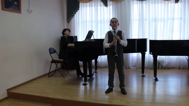 Тверезовский Григорий В.А. Моцарт Деревенский танец смотреть онлайн