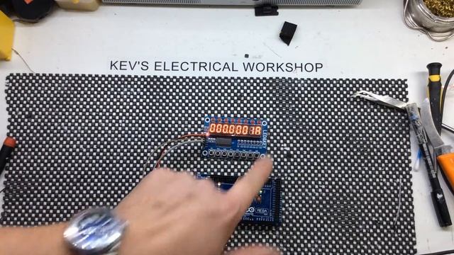 TM1638 8-bit digital LED Module смотреть онлайн