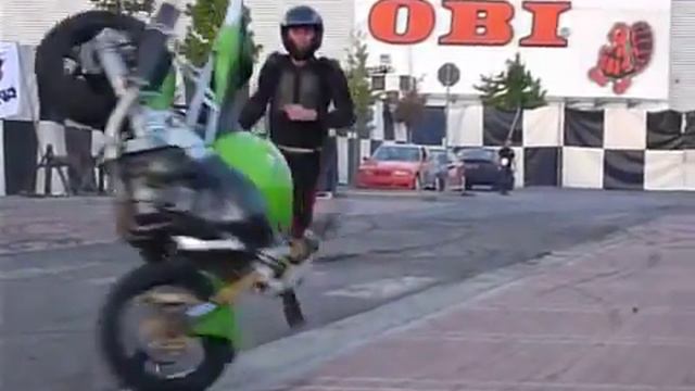 Stunt bike fell and dancing смотреть онлайн