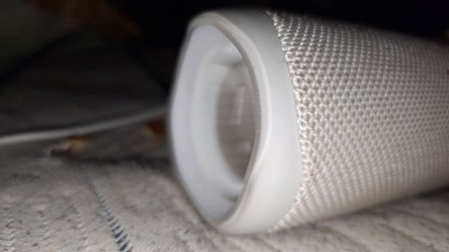 JBL Flip 5 GG First Bass Test and it's Hella strong ? @Z3T50N battle with ch4 tl-dj plsss смотреть онлайн