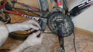 Как снять велосипедную цепь с замком. 2 способа