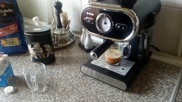 Кофеварка Vitek VT-1525 BK (Приготовление капучино) смотреть онлайн