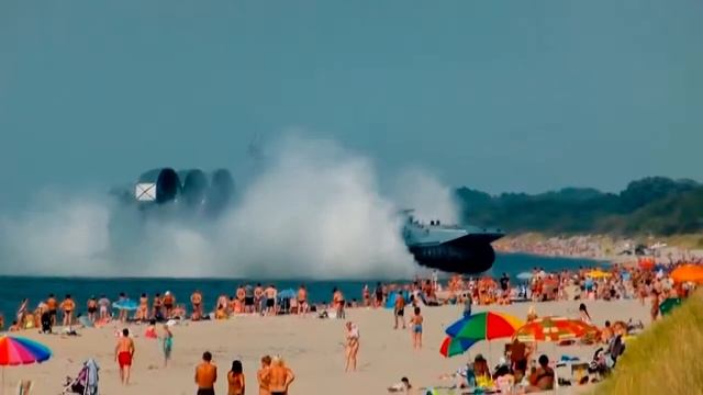 Russian Landing Ship Zubr Scared Tourists | New Video смотреть онлайн