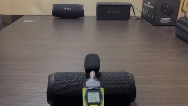 Jbl Charge 5 vs Marshall Middleton смотреть онлайн