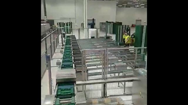 Работа в Польше. Зарплата 1300 евро в месяц. Работа в цеху, обслуживание продуктовых ящиков. смотреть онлайн