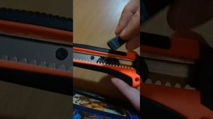 Как собрать кнопку канцелярского ножа