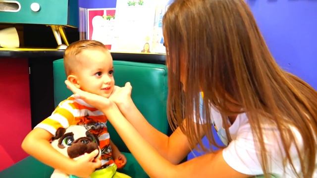 Vlad Nikita and Mommy in the kids hair salon! New hairstyles for children смотреть онлайн