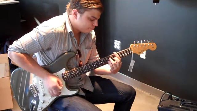 John Mayer Stratocaster by Fender смотреть онлайн